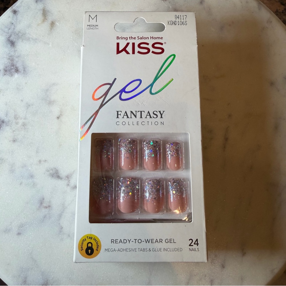 BNIB Kiss Gel Fantasy Nude Silver Glitter Ombre Medium Squoval Press On Nail Kit
